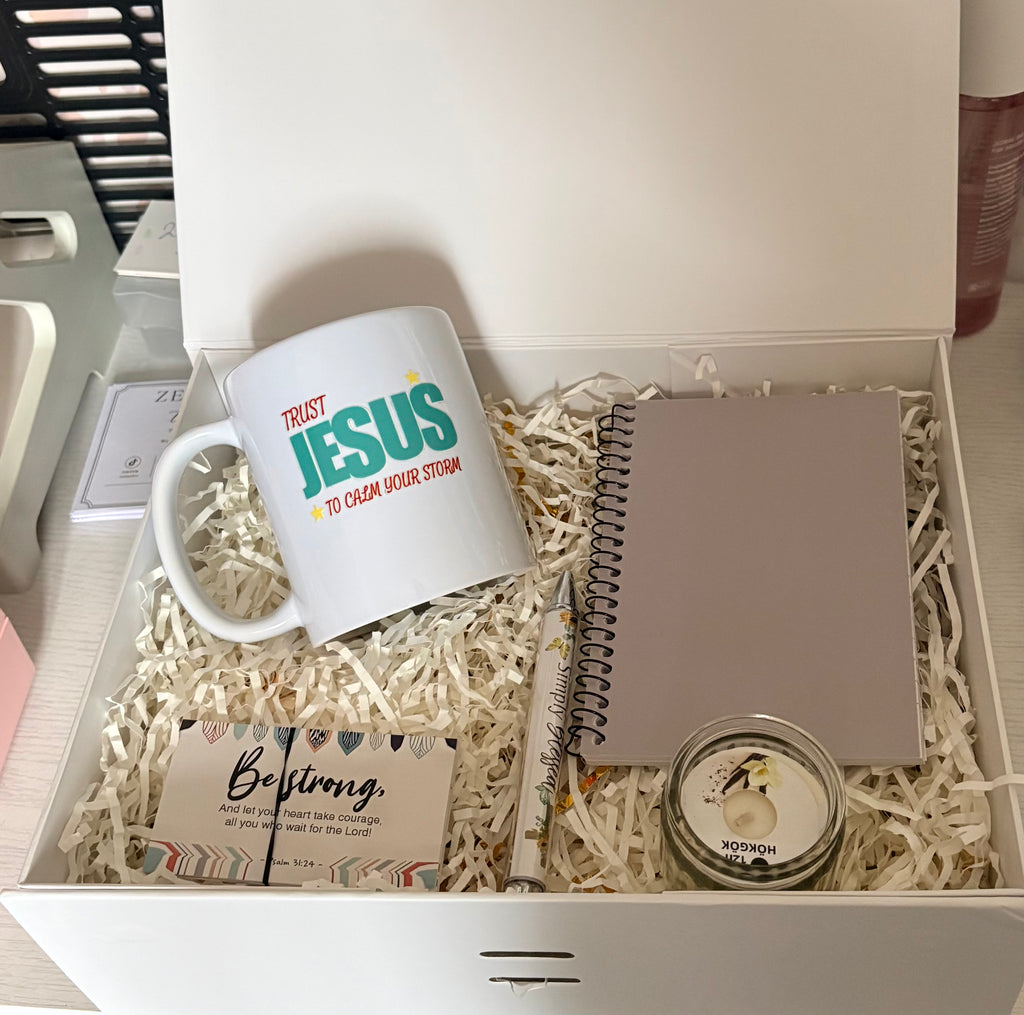 Praise & Trust Jesus Mini Devotional Gift Box